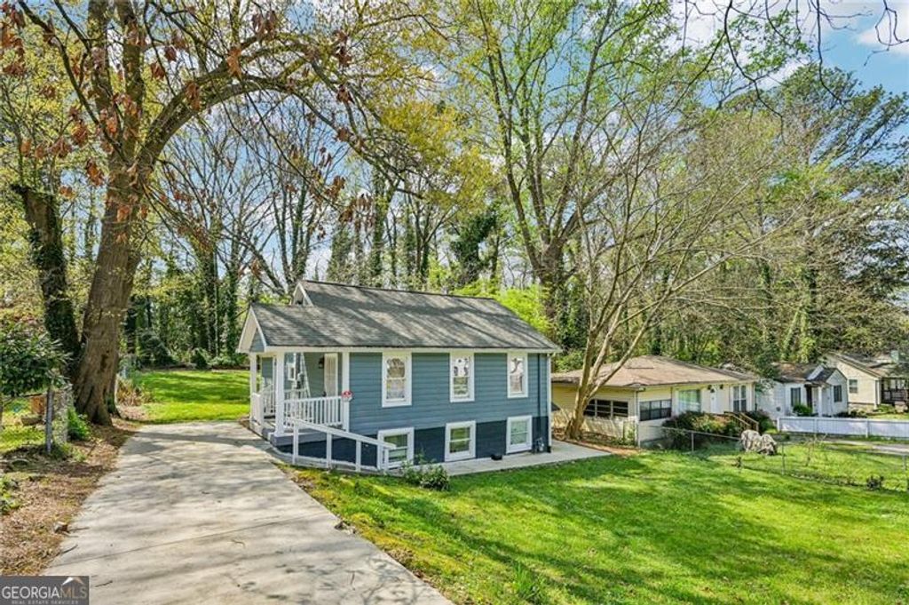 Photo of 1914 North Avenue NW, Atlanta, GA 30318 (MLS # 10719543)