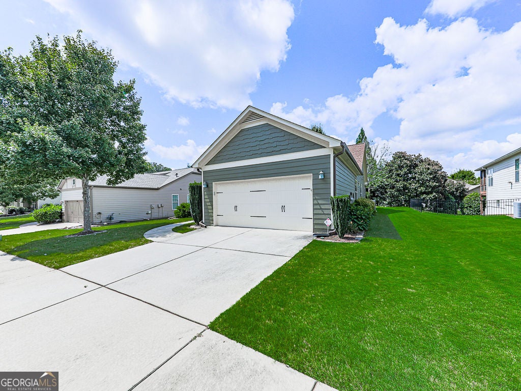 424 Larkspur DR