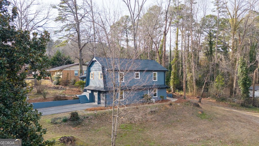 Photo of 300 Woodland Drive, Calhoun, GA 30701 (MLS # 10736155)