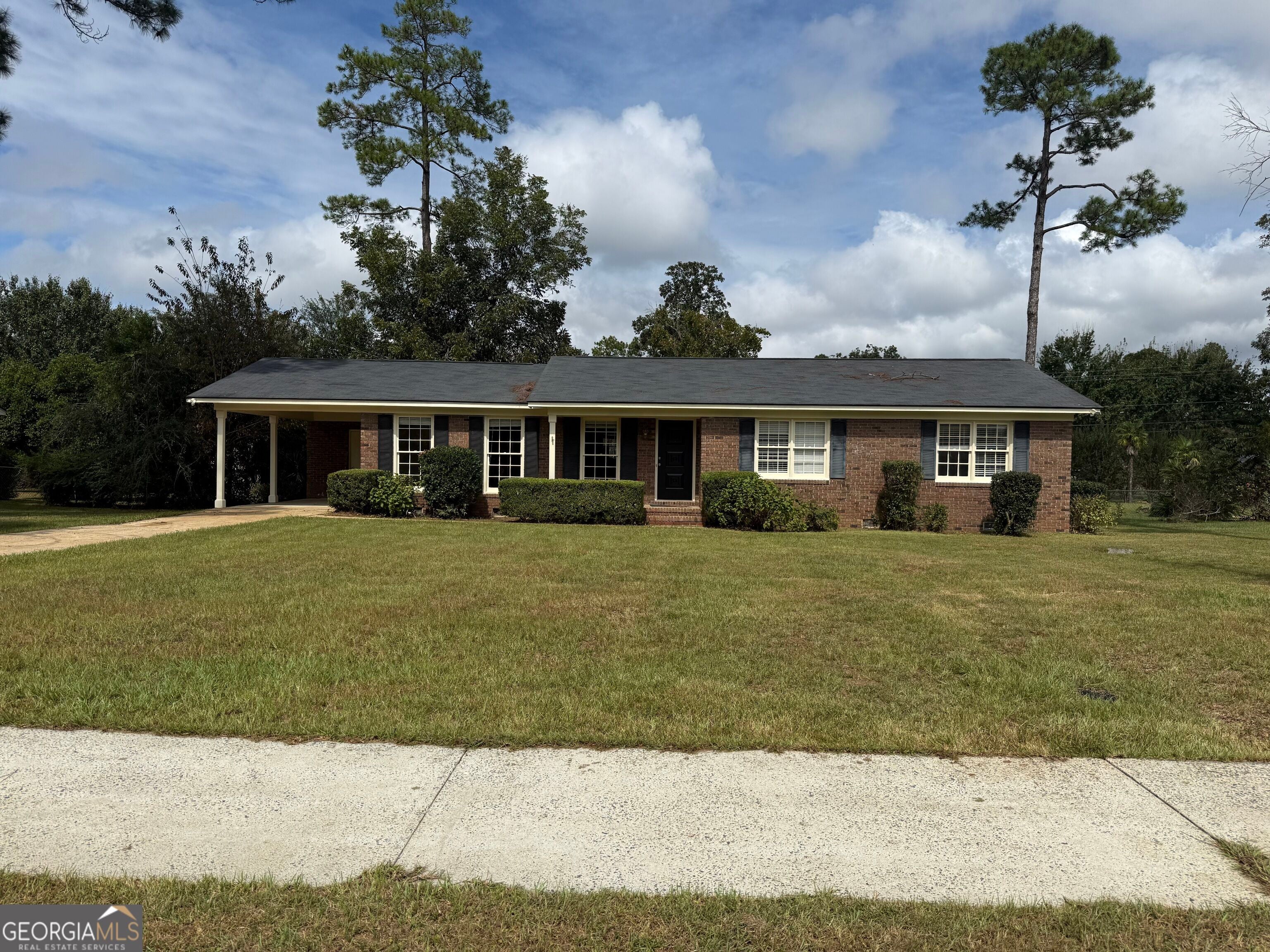 407 Holly DR
