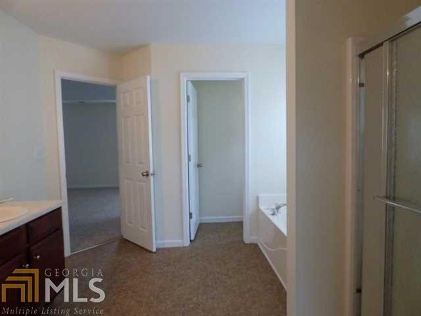 Brandywine Lakes - Residential