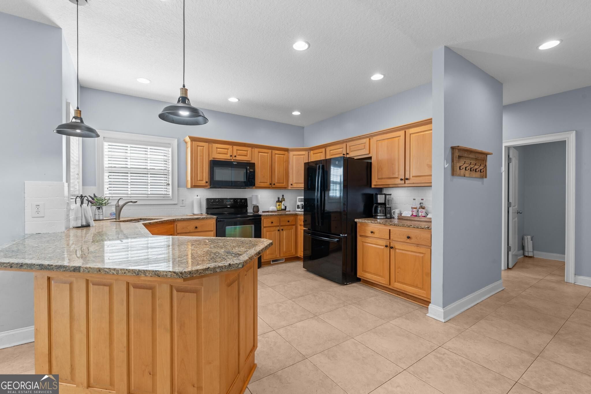 250 Rainbow DR