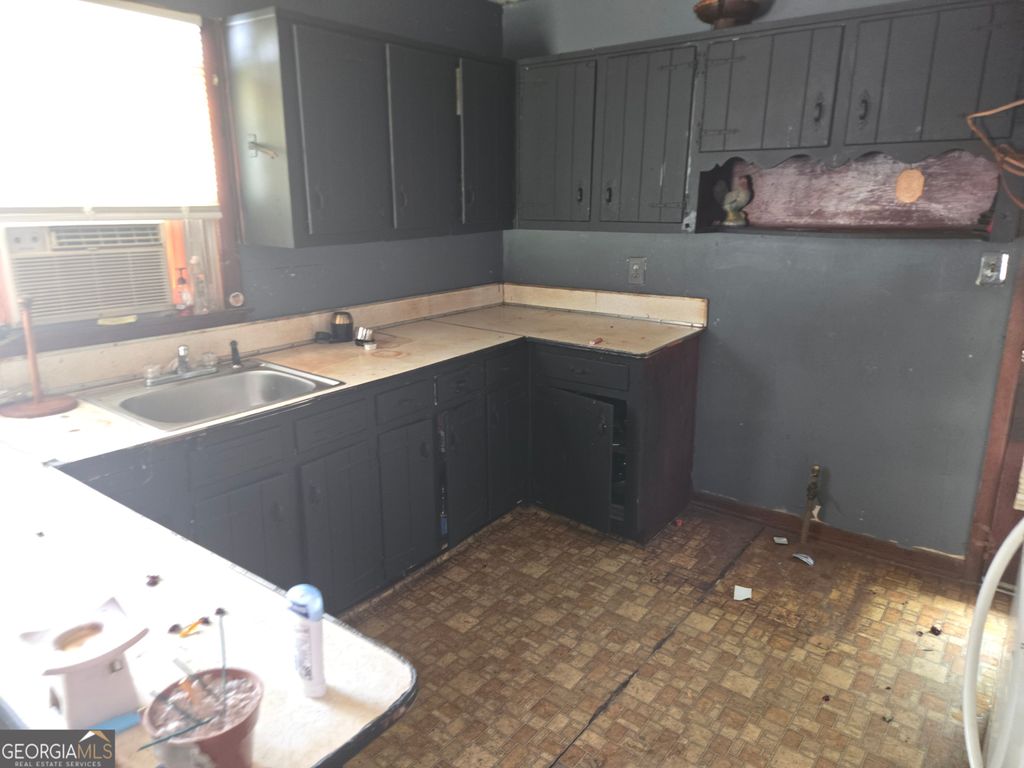 Photo of 4126 Fairburn Avenue SW, Atlanta, GA 30331 (MLS # 10764503)