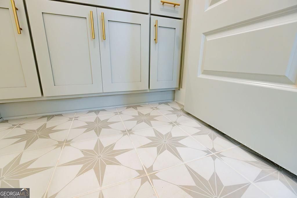 Cumming, Georgia 30028, United States, 4 Bedrooms Bedrooms, ,4 BathroomsBathrooms,Residential,Active,237323