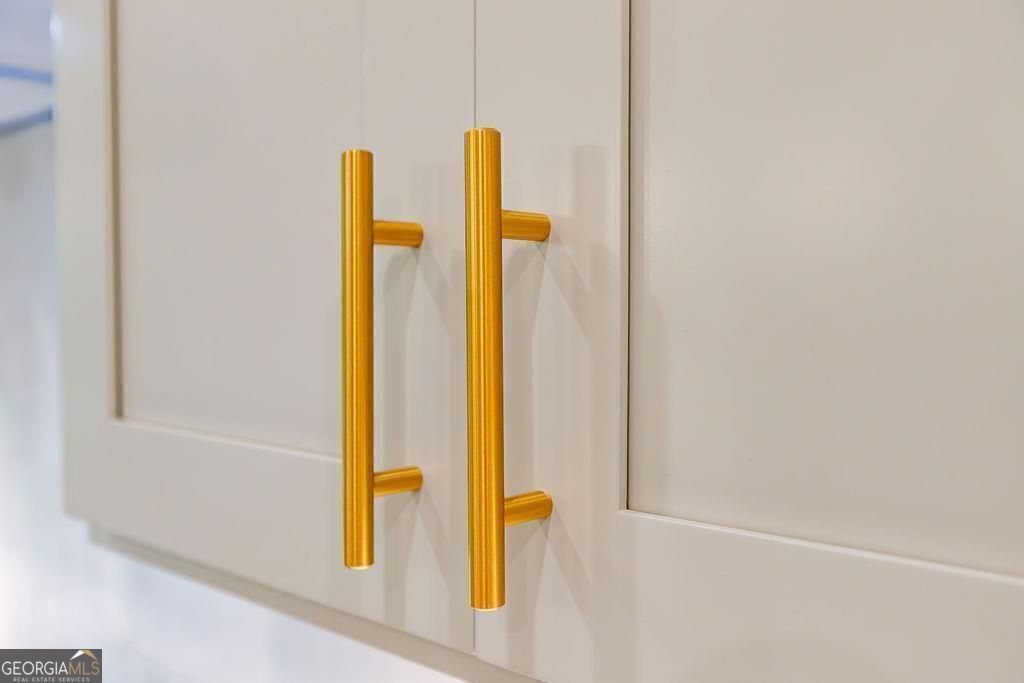 Cumming, Georgia 30028, United States, 4 Bedrooms Bedrooms, ,4 BathroomsBathrooms,Residential,Active,237323