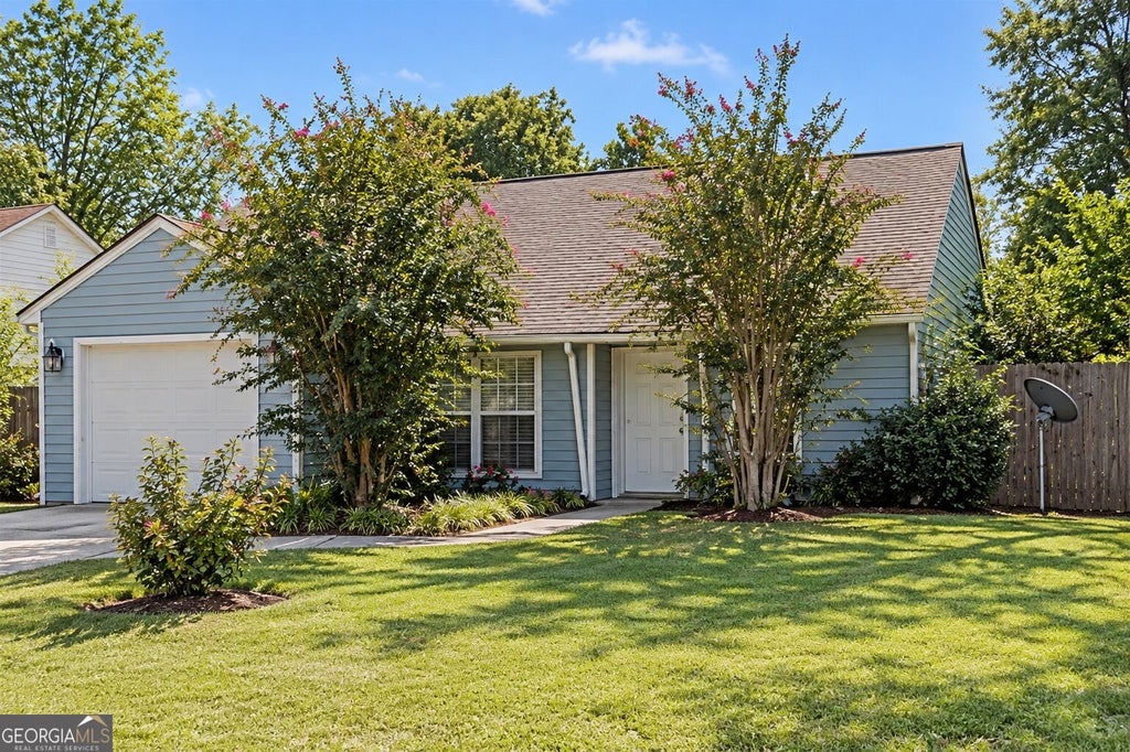 Photo of 200 Dunmurry Place, Warner Robins, GA 31093 (MLS # 10851040)