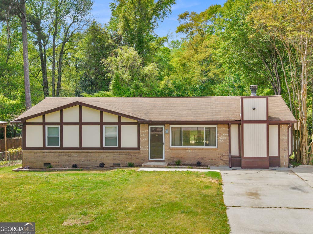 Photo of 10 Glenn Burnie Drive, Stockbridge, GA 30281 (MLS # 10793666)