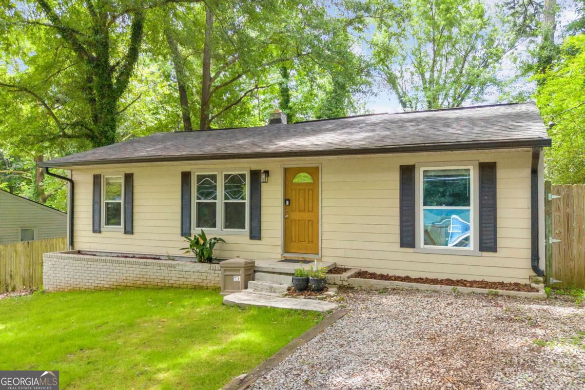 3351 Phillips CIR
