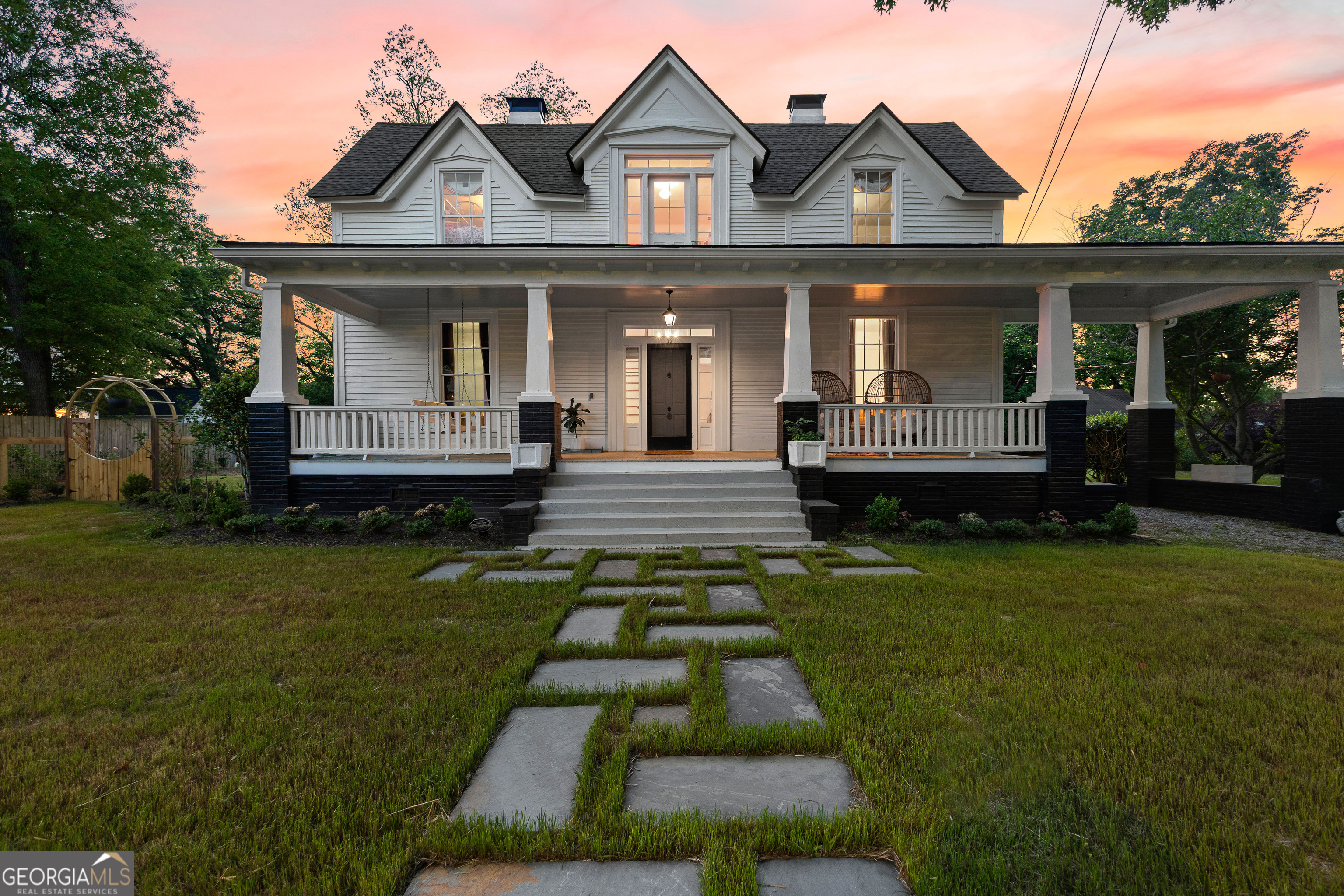 15 Robinson ST