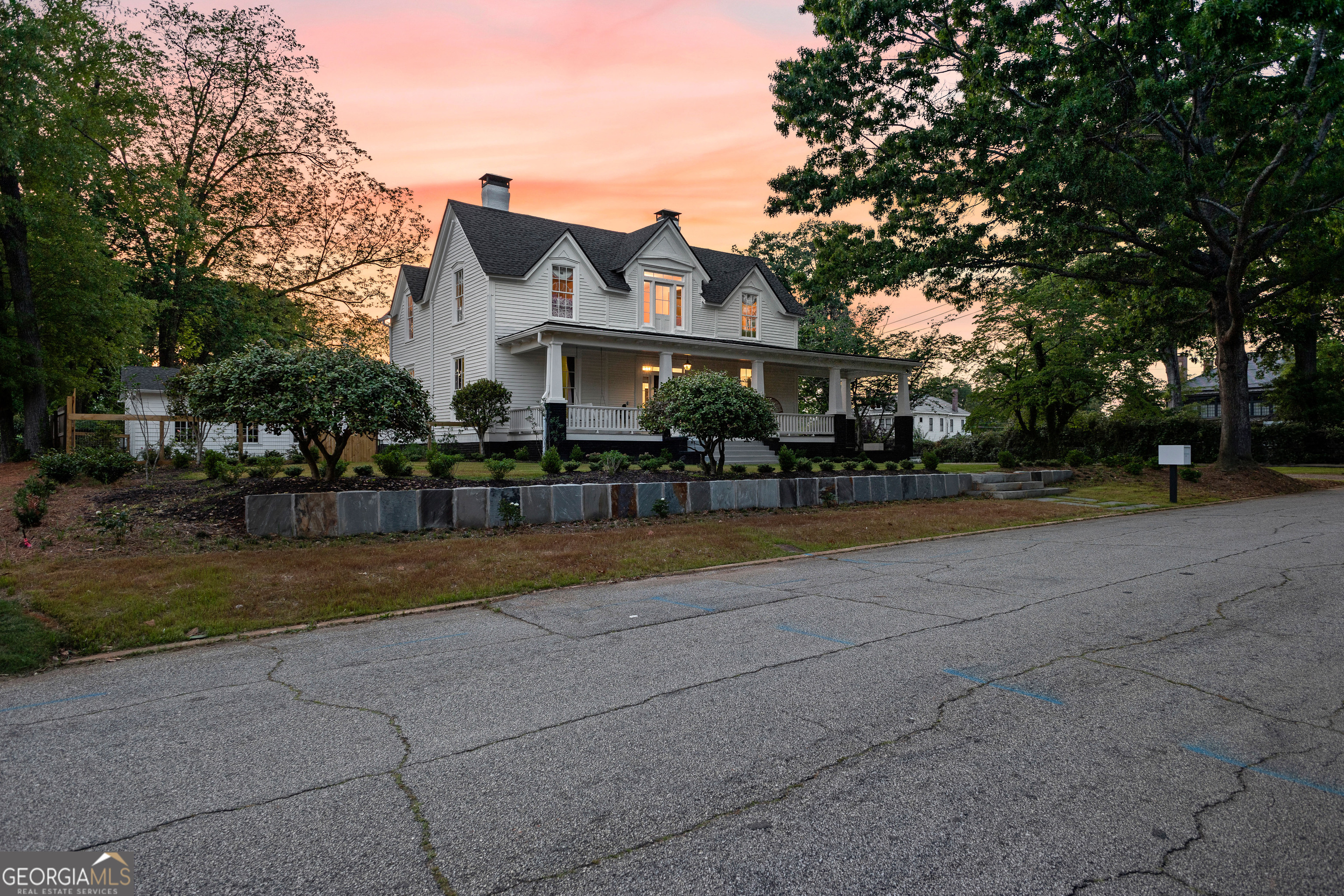 15 Robinson ST