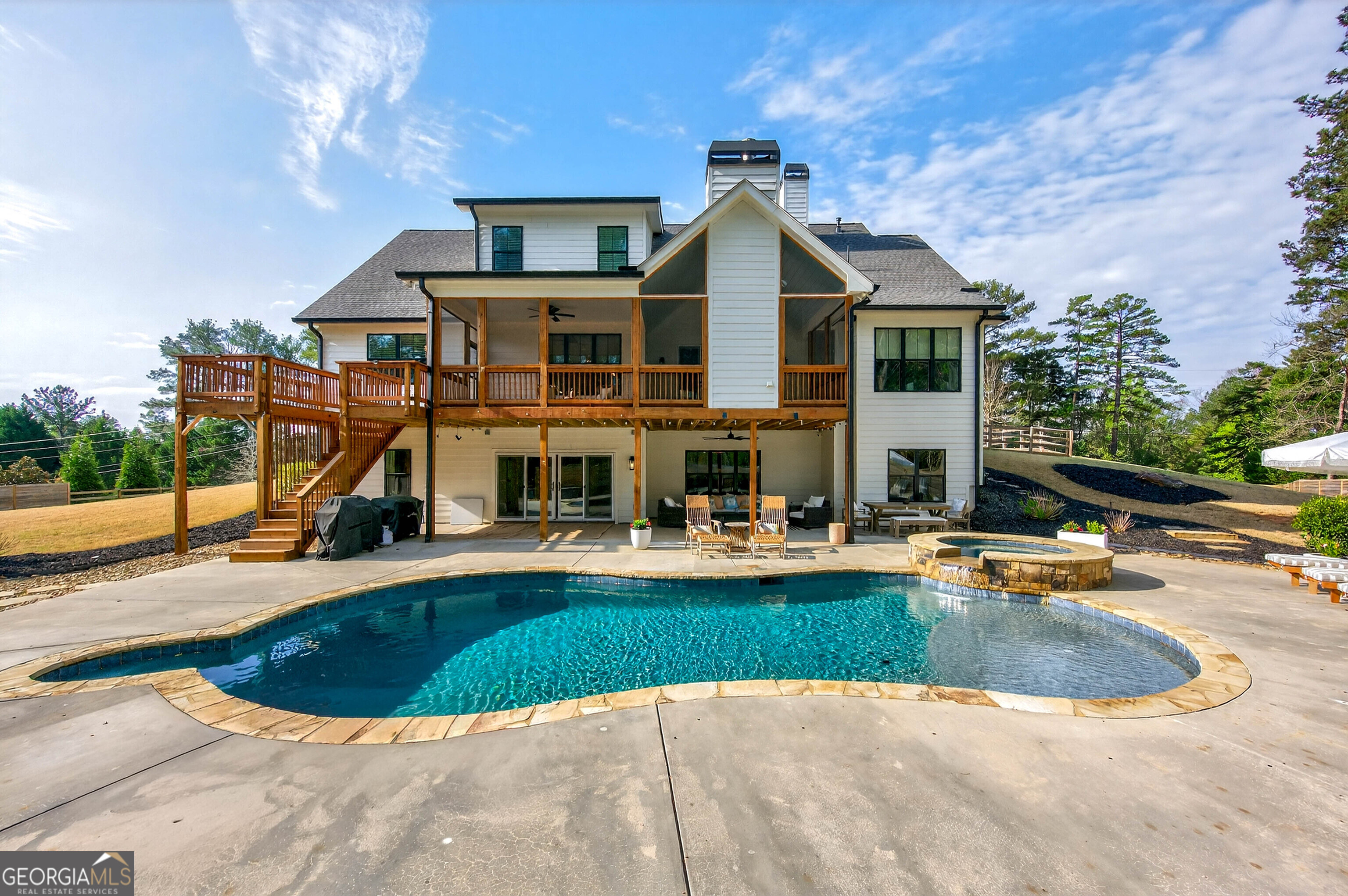 6570 Crestwood Peninsula