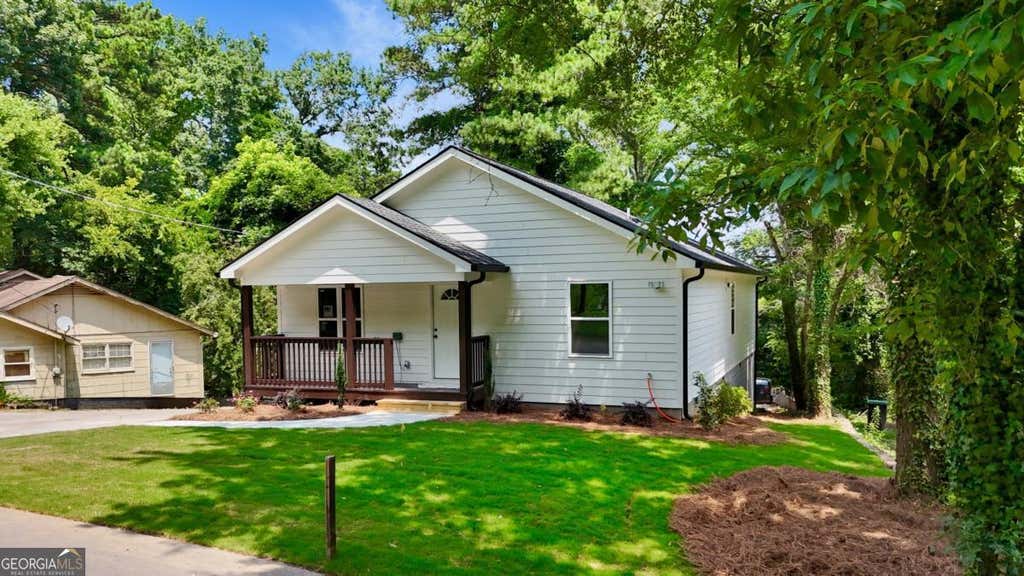 Photo of 10 Roseway Circle NE, Rome, GA 30161 (MLS # 10795200)