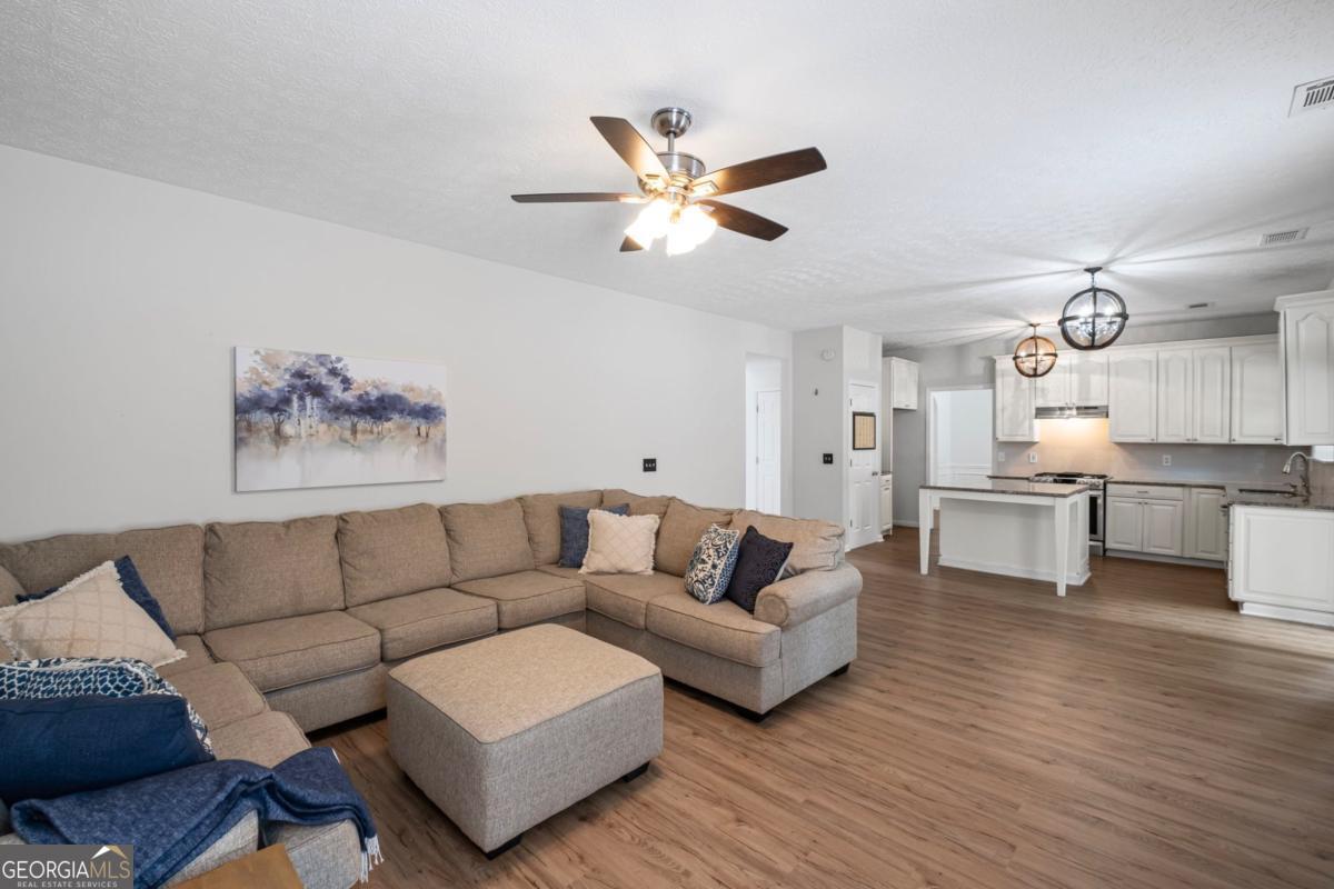 125 Sable Pointe DR