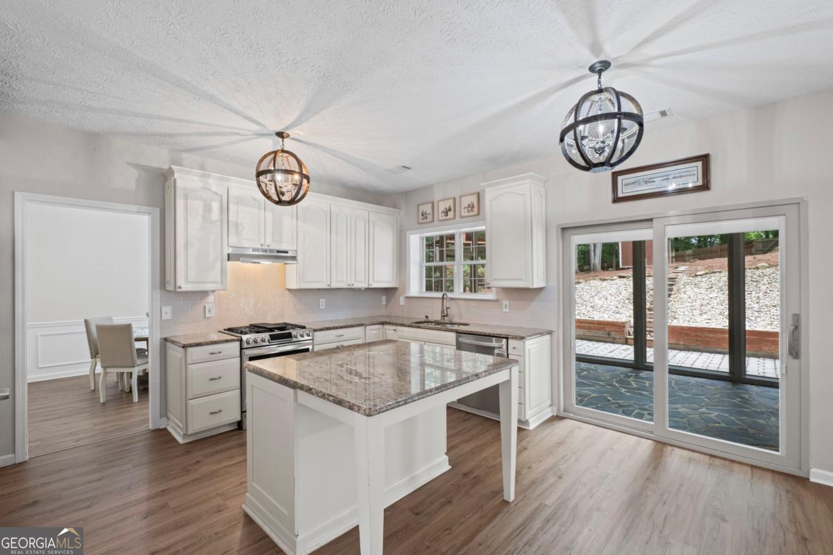 125 Sable Pointe DR