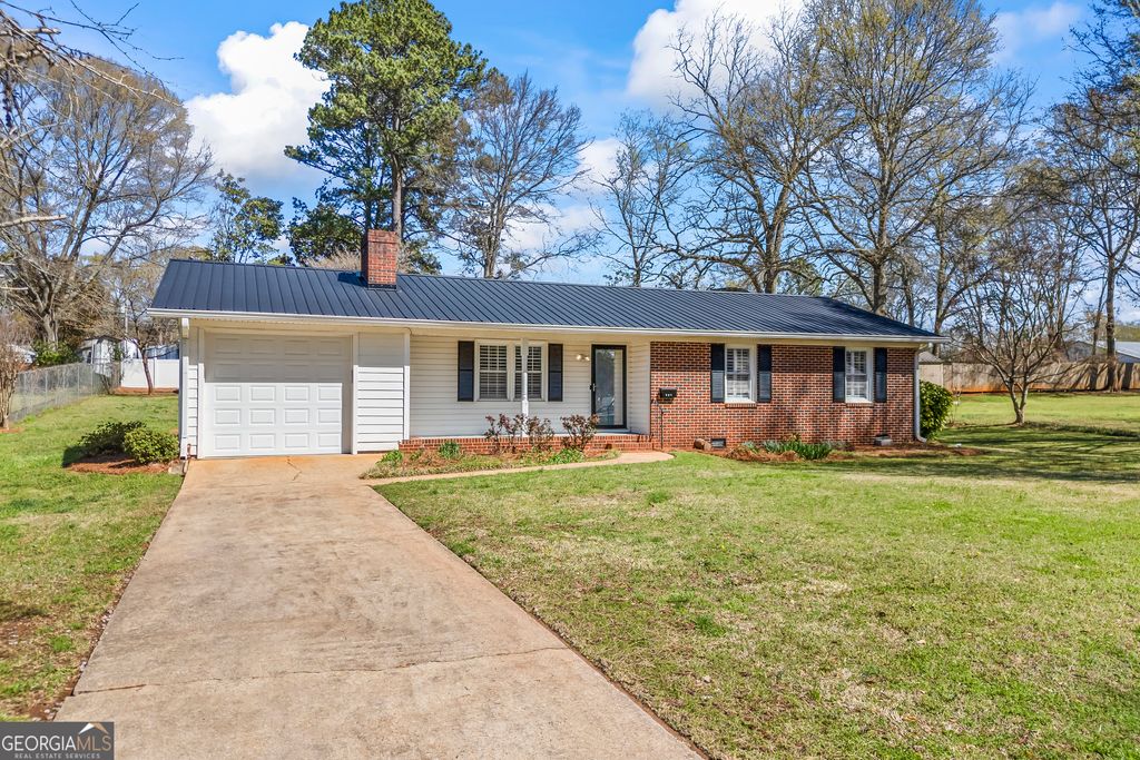 Photo of 131 Roosevelt Boulevard, Commerce, GA 30529 (MLS # 10709731)