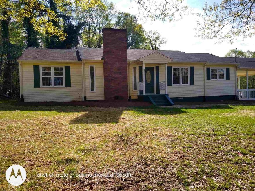 Recently renovated ranch style home sitting on 2 acres with newly refinished hardwood floors, new stainless steel appliances, new counter tops, uniquely tiled back-splash, new interior paint.  Open living room/dining room combo and split bedroom plan.  Maintenance free vinyl exterior, new back deck, kitchen level 2 car carport.  This home sits off the road with large 28x35 work shop with (2) 12 foot bays suitable for boat/RV storage plus additional 12x22 outbuilding.  This home offers easy access to downtown Buchanan, highways and local shopping.