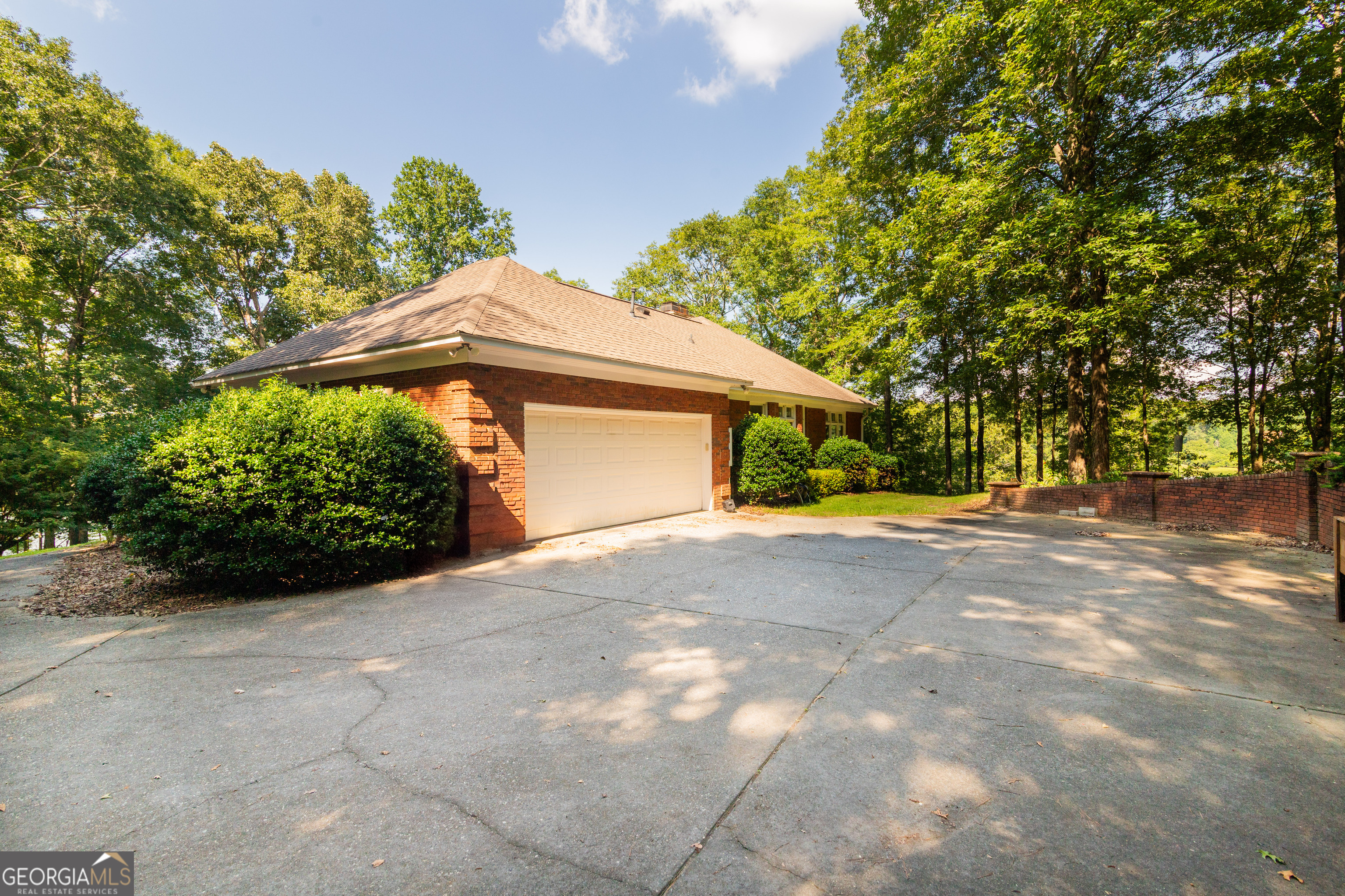 451 Sweetwater DR
