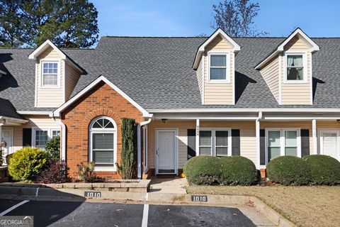 1010 Sasha LN Roswell GA 30075