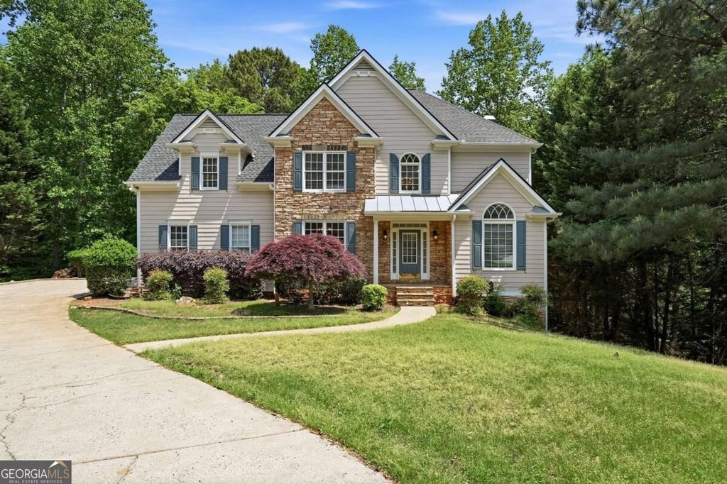 Photo of 4025 Eyrie Farms Lane, Cumming, GA 30041 (MLS # 10840035)