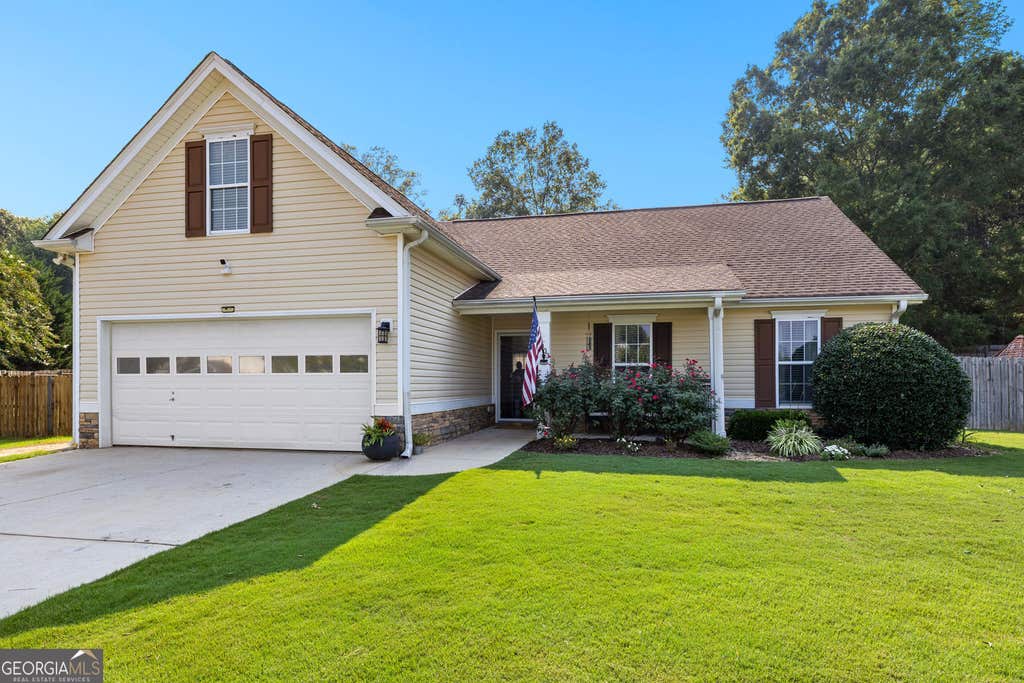 Photo of 1003 Marsh Ct, Hampton, GA 30228 (MLS # 10817936)