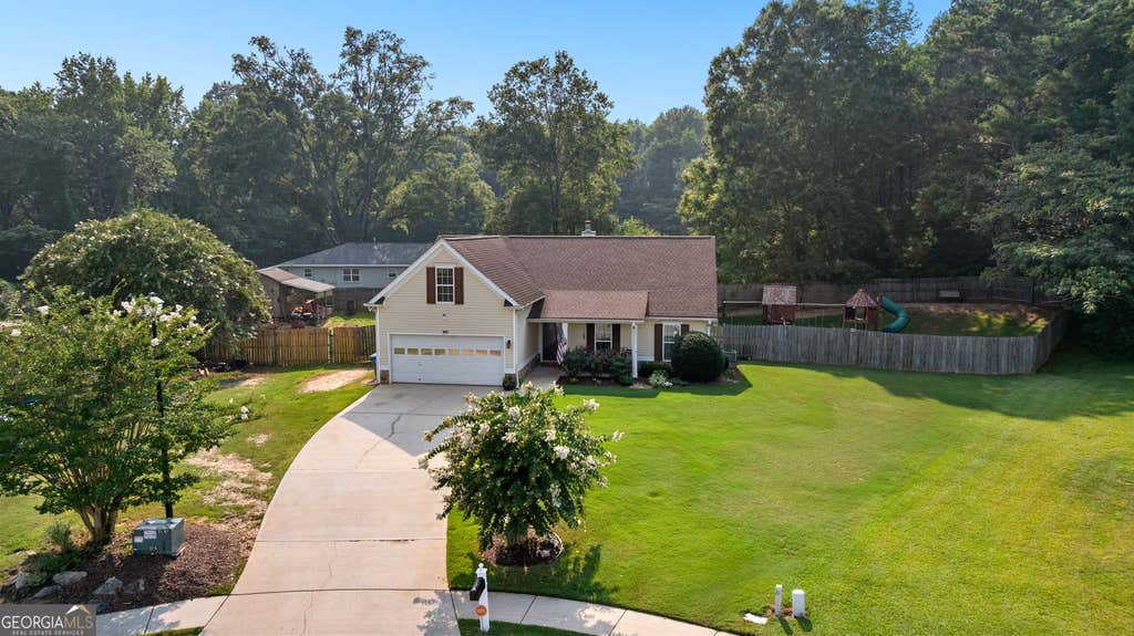 Photo of 1003 Marsh Ct, Hampton, GA 30228 (MLS # 10817936)
