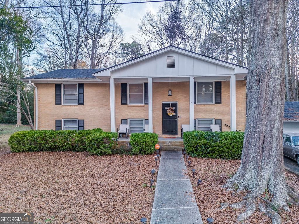 Photo of 1607 Hillview Avenue, Jonesboro, GA 30236 (MLS # 10676121)