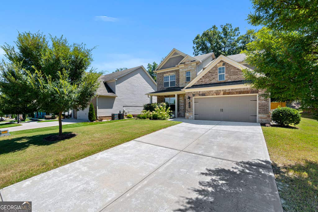 Photo of 2049 Lakeview Bend Way, Buford, GA 30519 (MLS # 10833749)