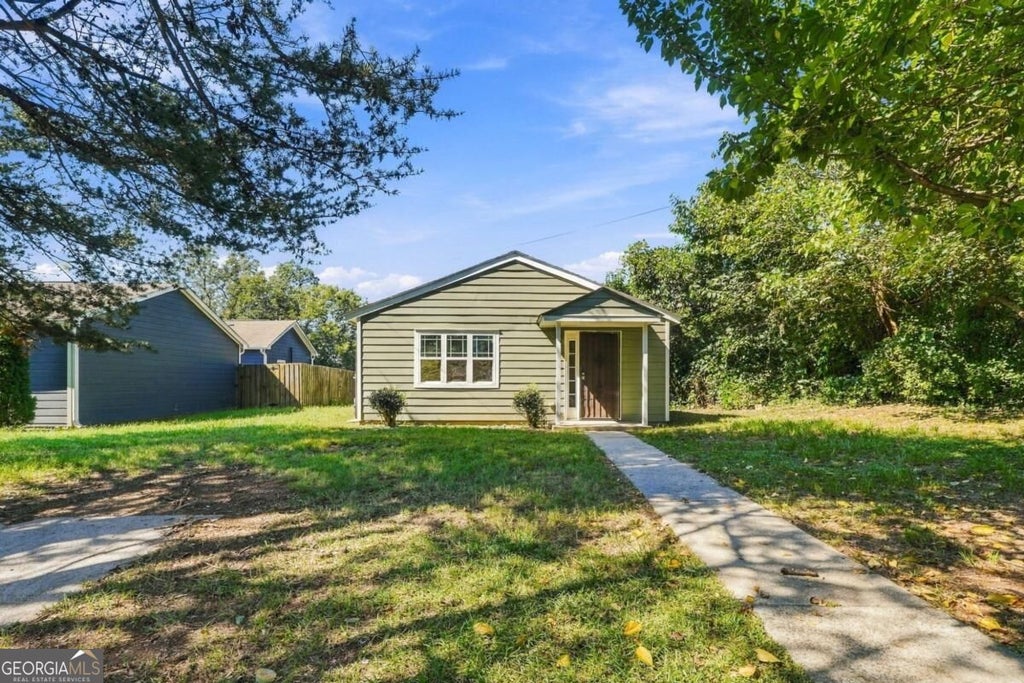 Photo of 787 Grant Terrace SE, Atlanta, GA 30315 (MLS # 10868910)