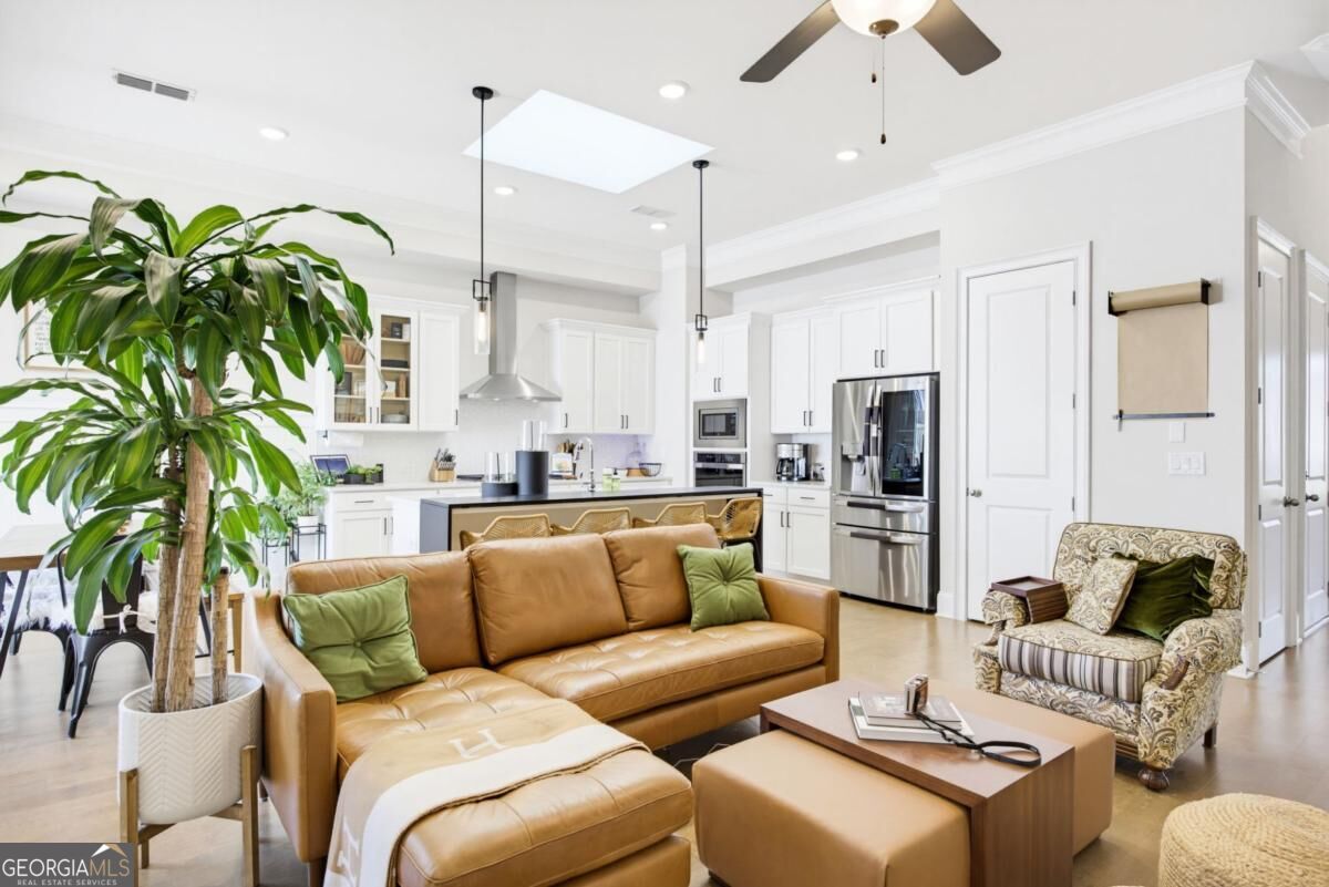 688 Stickley Oak WAY