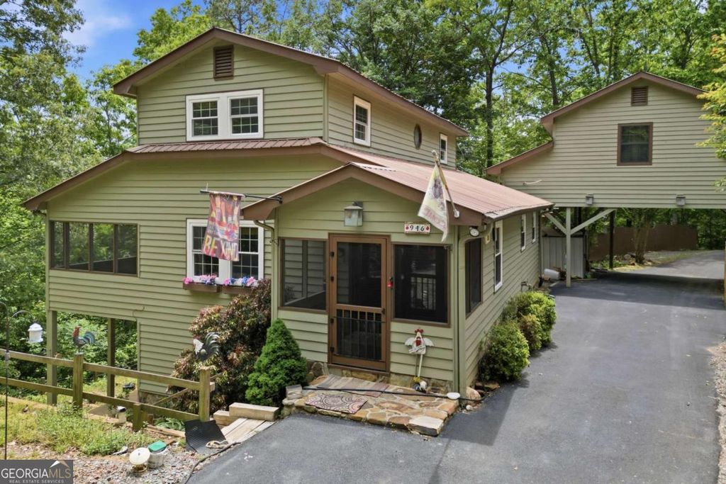 Photo of 946 Laurel Circle, Blue Ridge, GA 30513 (MLS # 10763042)