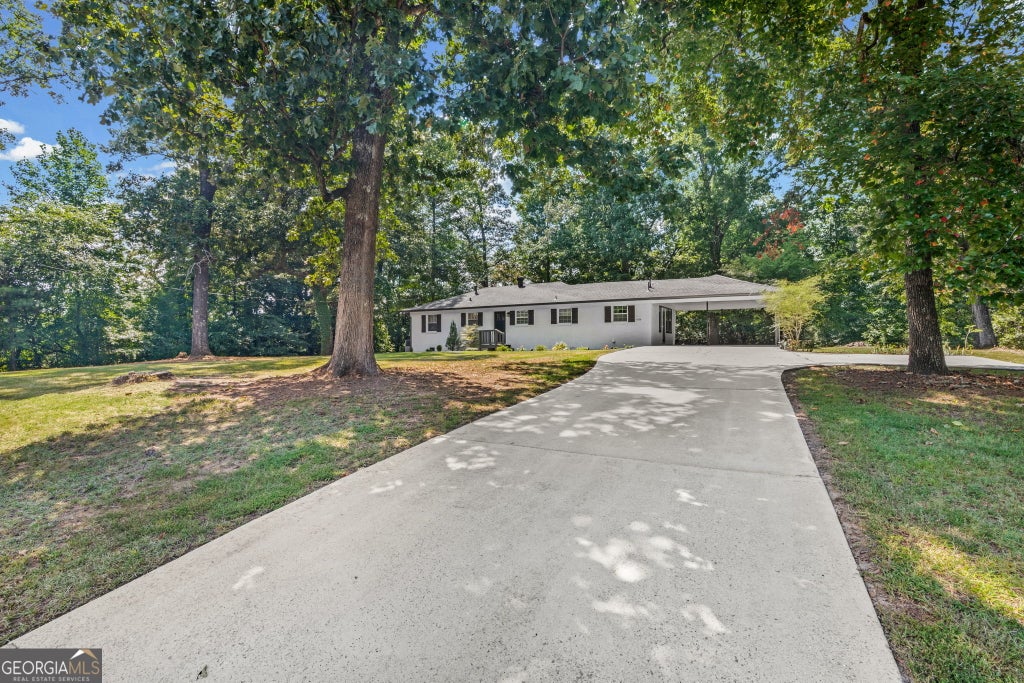Photo of 6551 Roberta Street, Lithia Springs, GA 30122 (MLS # 10834869)