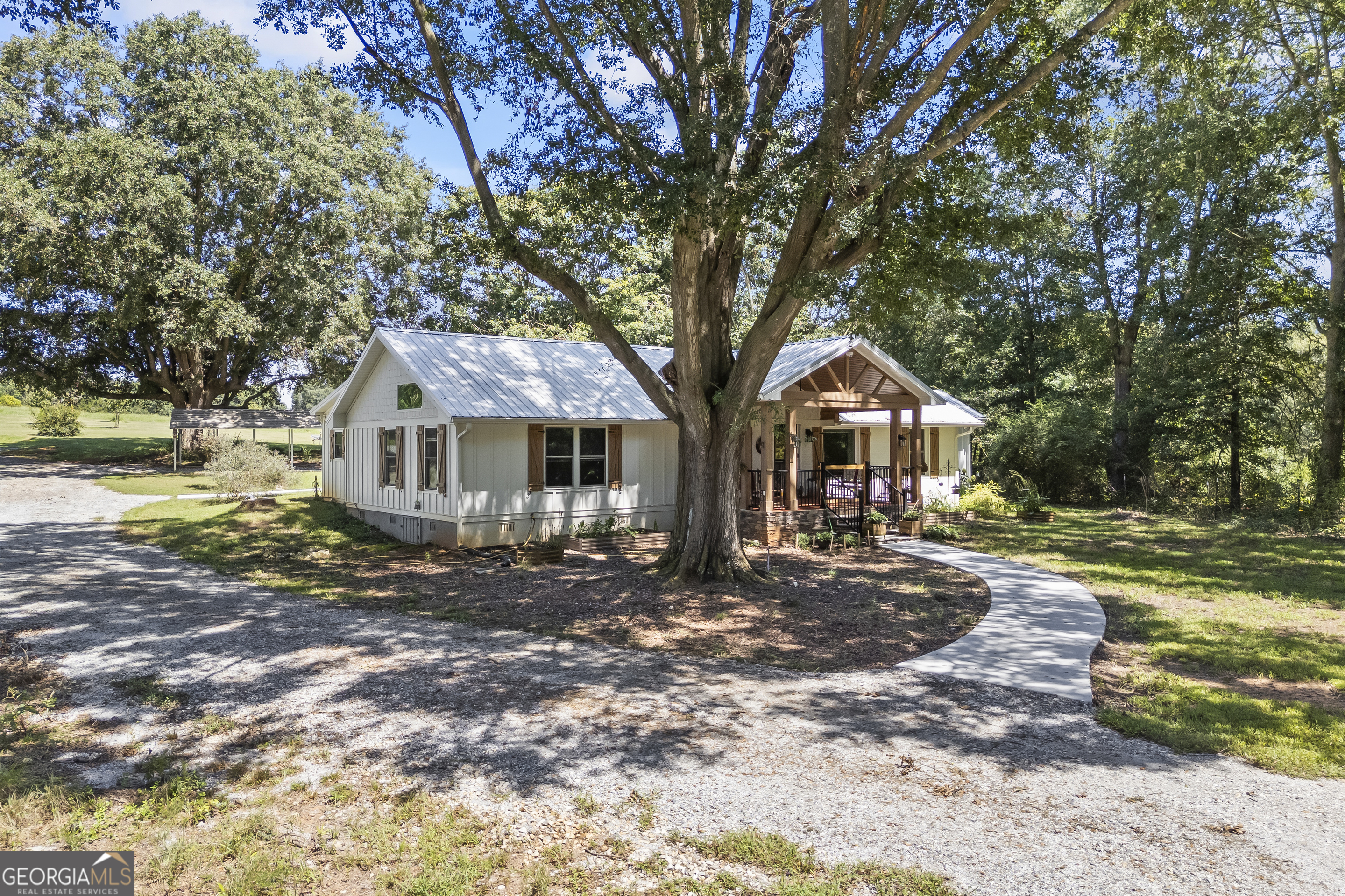 711 Shackelford RD