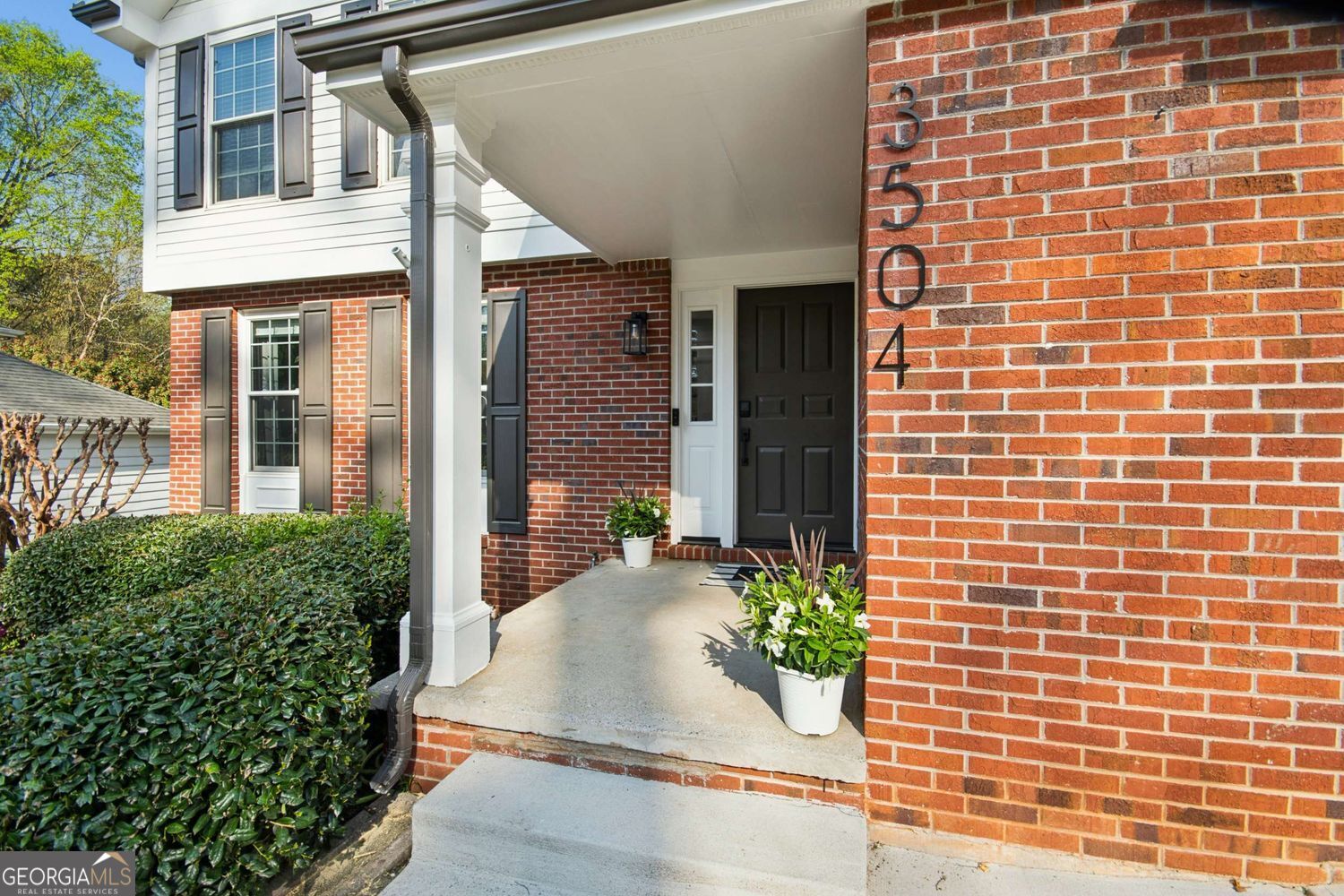 3504 Castlehill CT