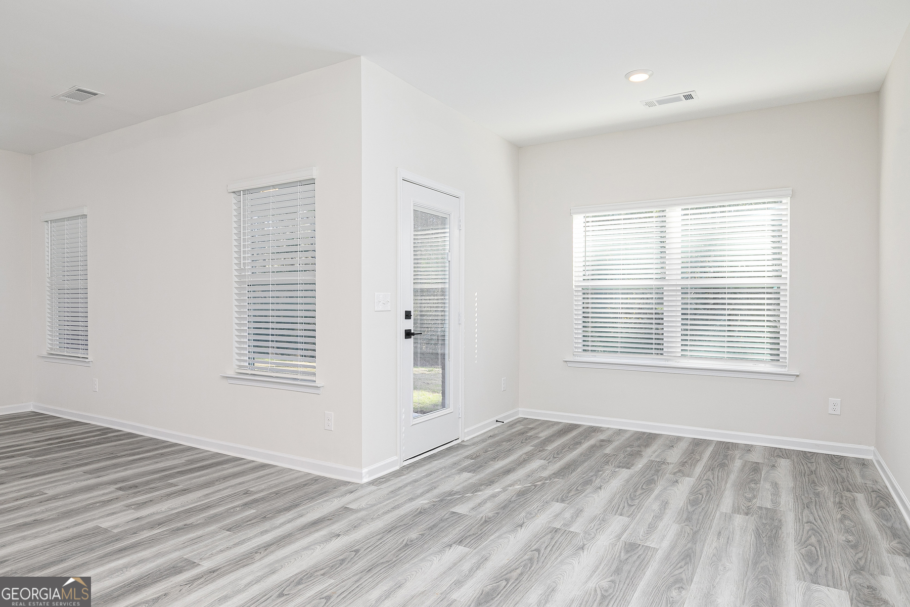365 Egret CT