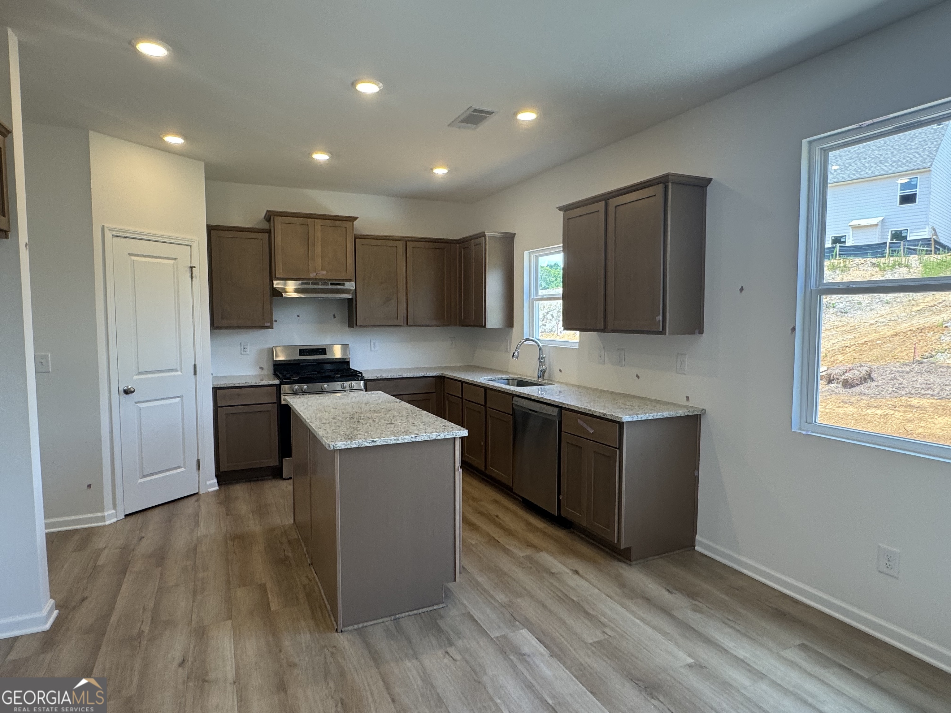 233 Bloomfield CIR