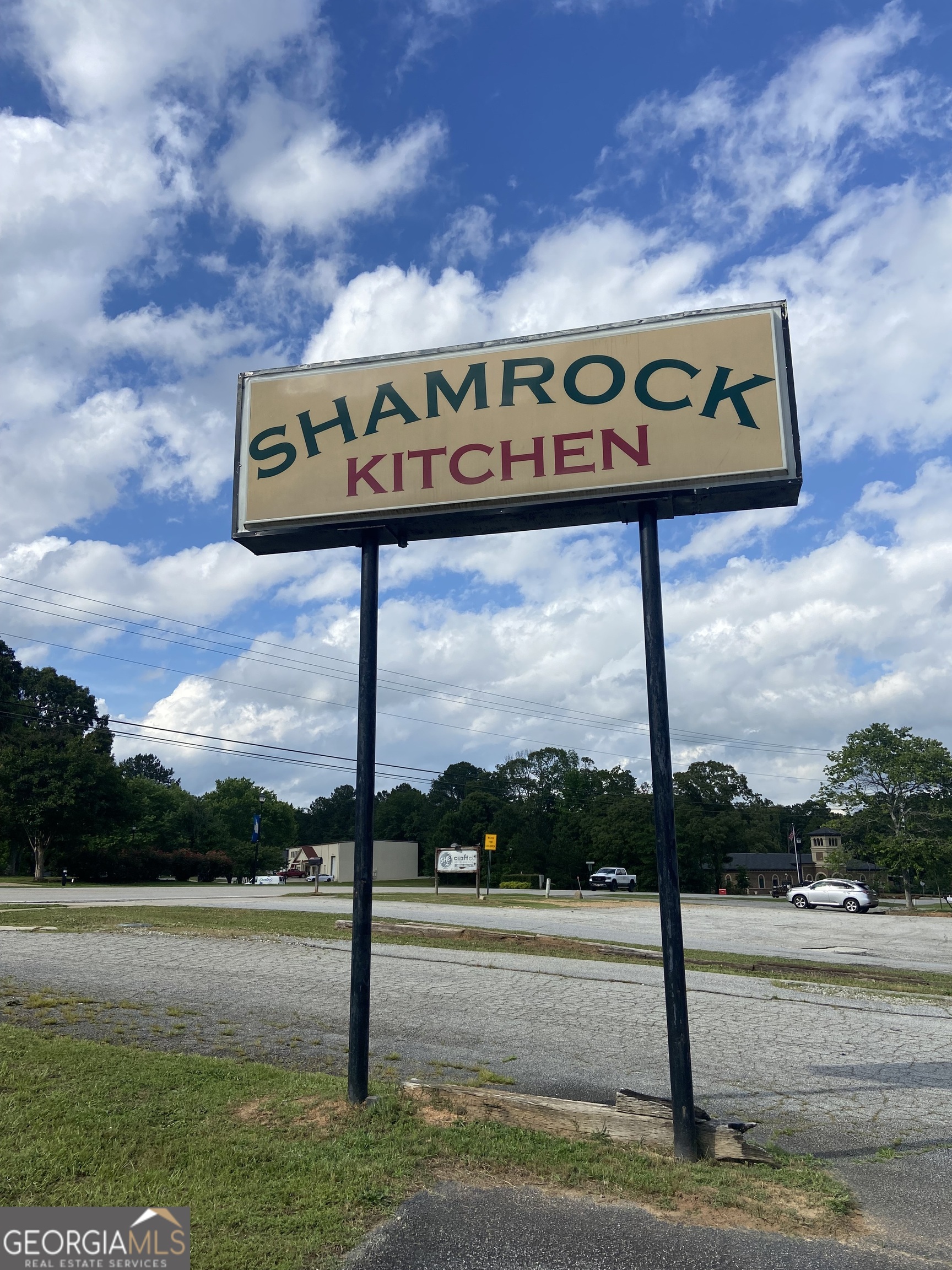 927 Senoia RD