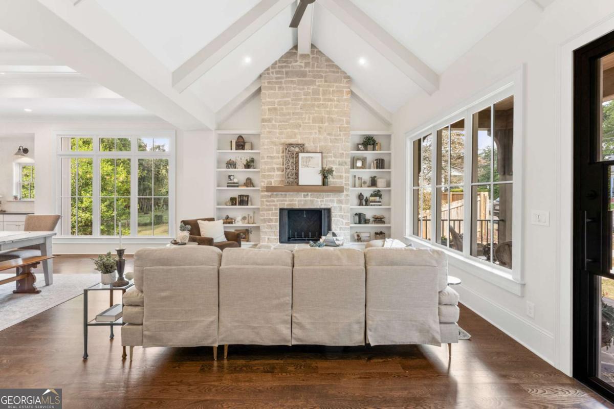 419 Campbell Hill ST NW