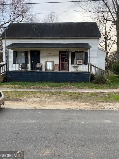 606 Ww Carr Avenue