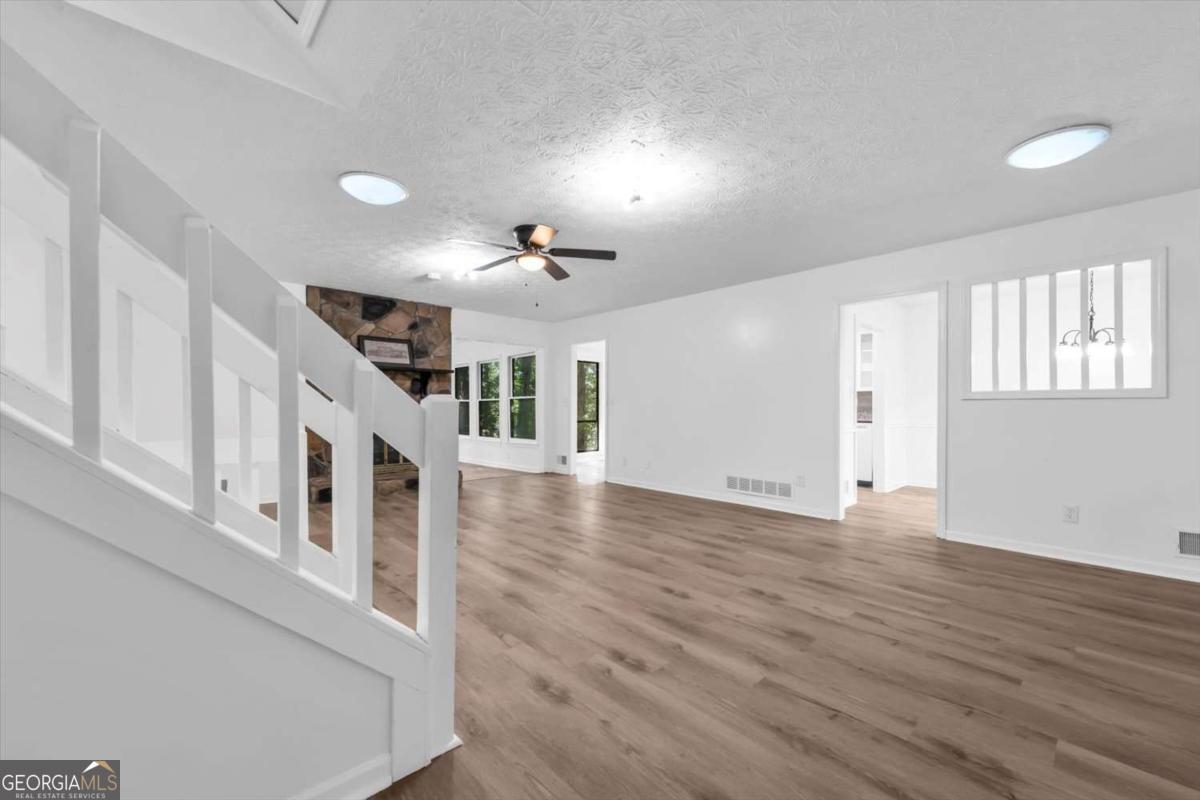 296 Grist Mill LN
