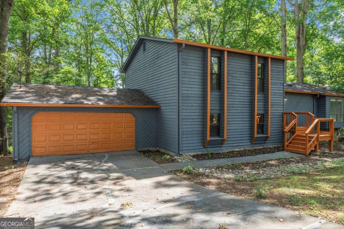 296 Grist Mill LN