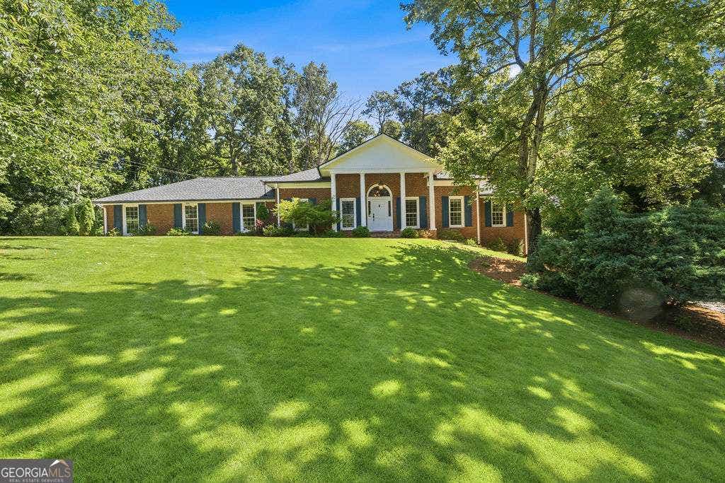 Photo of 5607 Coronation Court, Dunwoody, GA 30338 (MLS # 10805438)