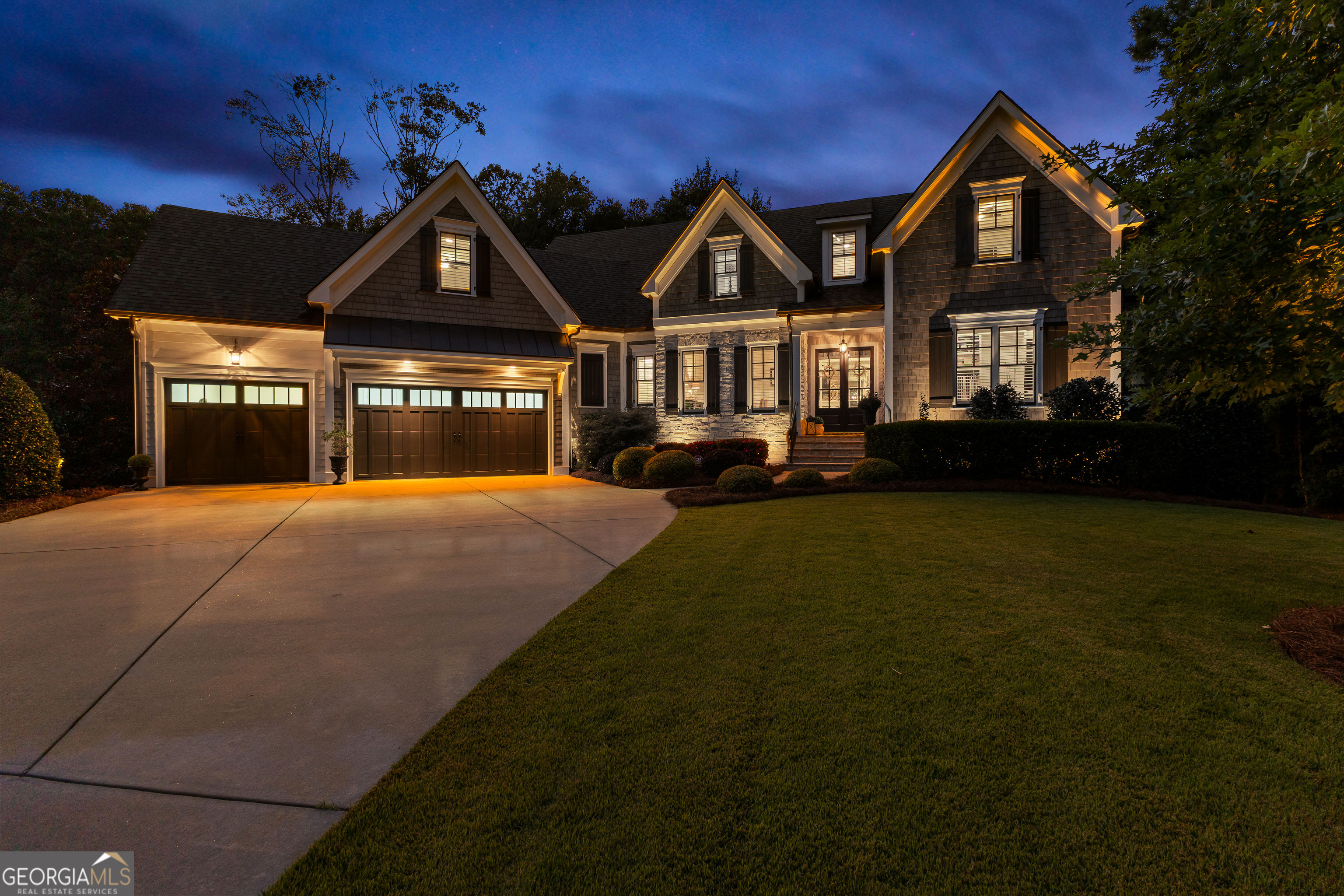 385 Sidney LN