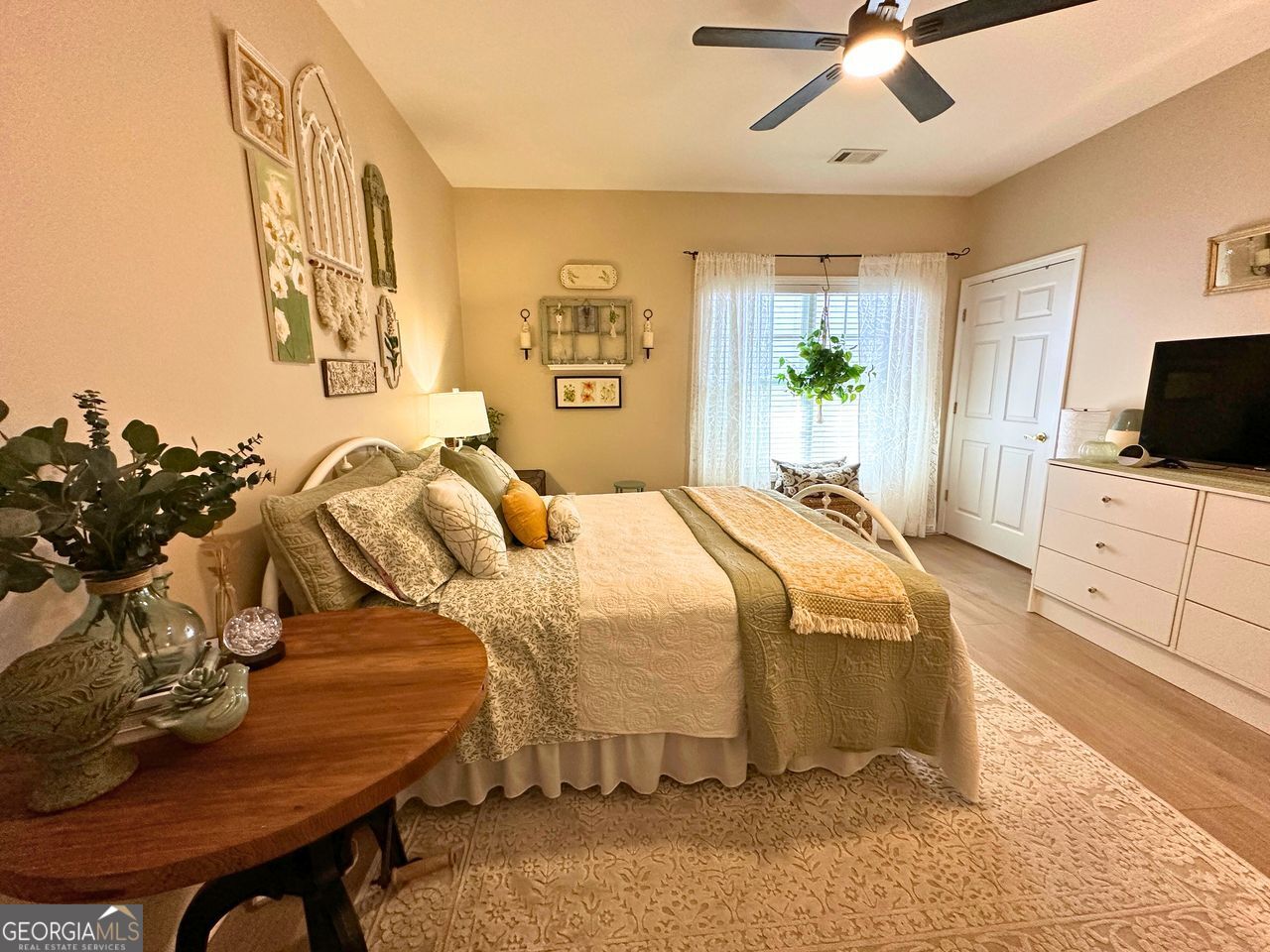 Friendship Corners - Residential
