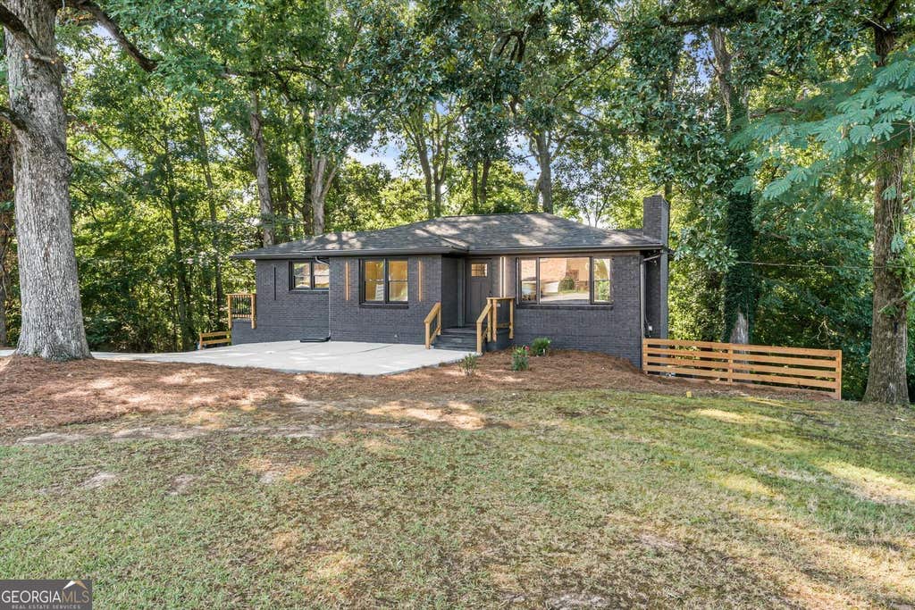 Photo of 6025 Oakdale Road SE, Mableton, GA 30126 (MLS # 10822876)