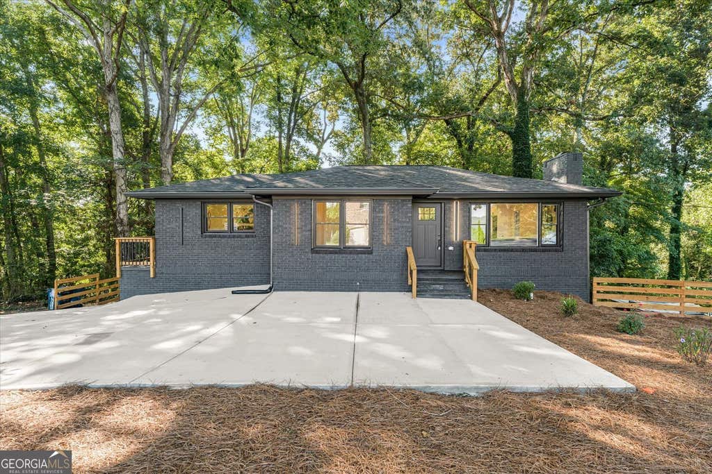 Photo of 6025 Oakdale Road SE, Mableton, GA 30126 (MLS # 10822876)