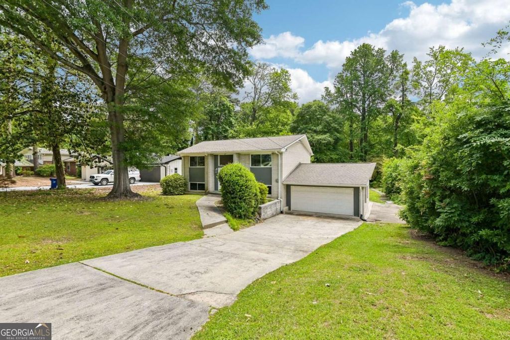 Photo of 3825 Leander Court, Tucker, GA 30084 (MLS # 10769488)