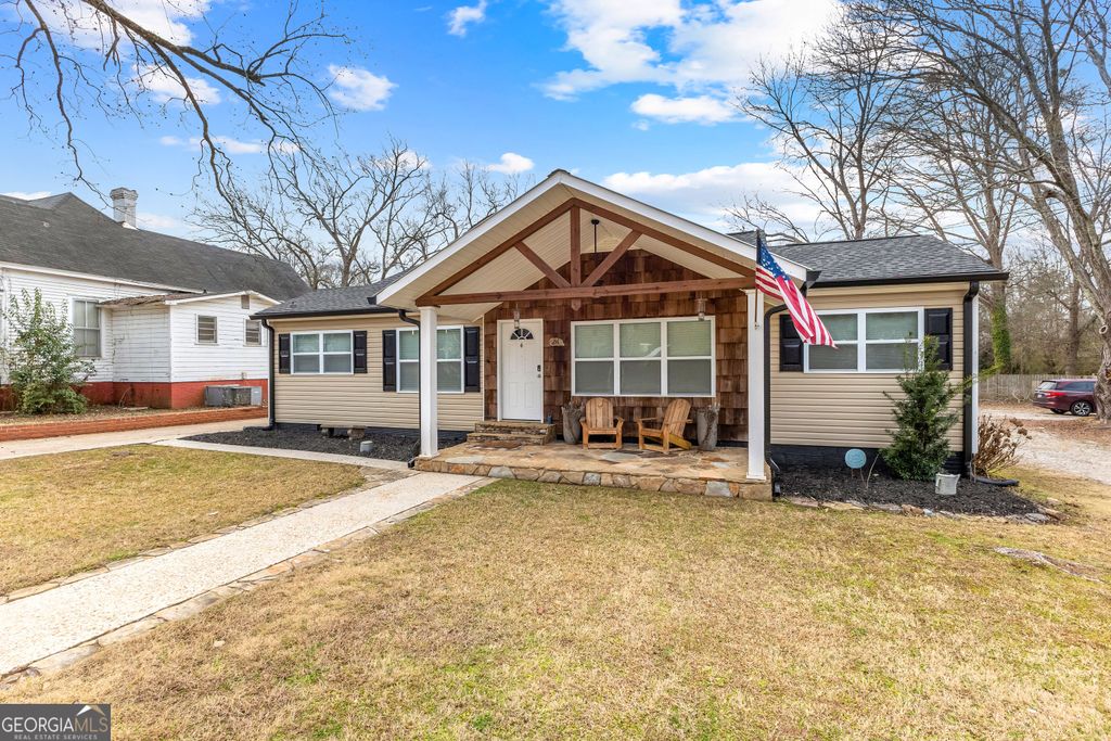 Photo of 214 Johnson Street, Hogansville, GA 30230 (MLS # 10767641)