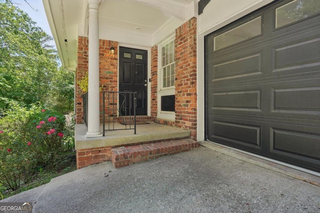 Photo of 119 Kelso Drive SW, Atlanta, GA 30310 (MLS # 10758886)