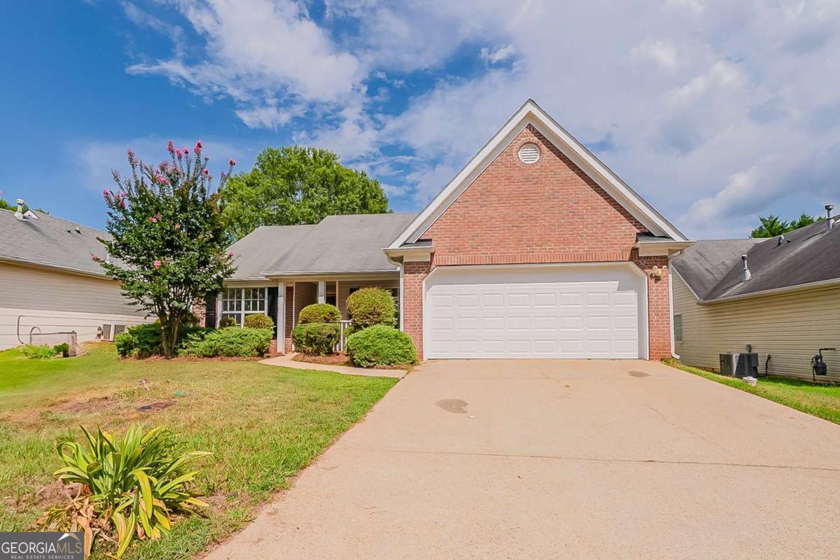 2494 Hillvale CIR