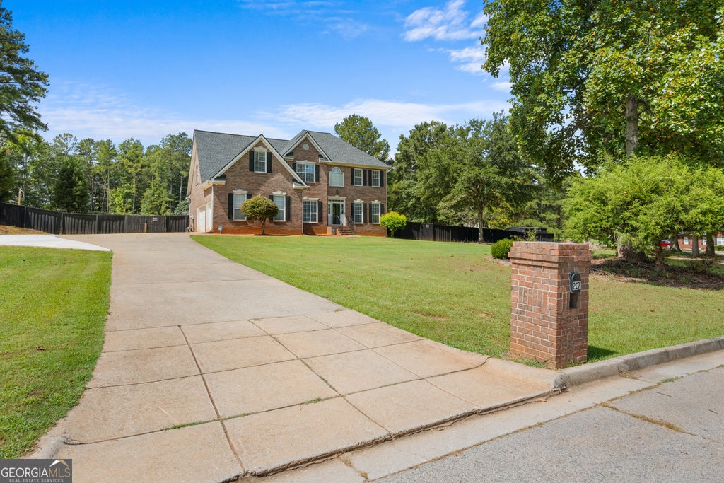 Photo of 207 Arthur Drive, McDonough, GA 30252 (MLS # 10837707)
